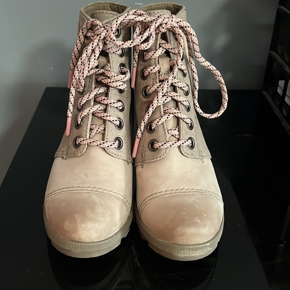Sorel Boots - Picture 2 of 3